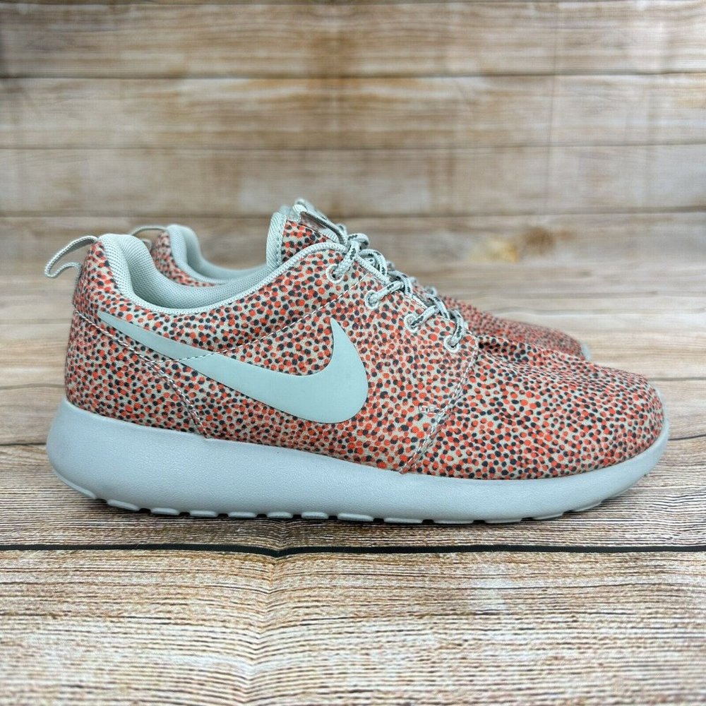 Nike Roche Run Cheetah Running Shoes Women Size 8 Athletic Sneakers 599432-800